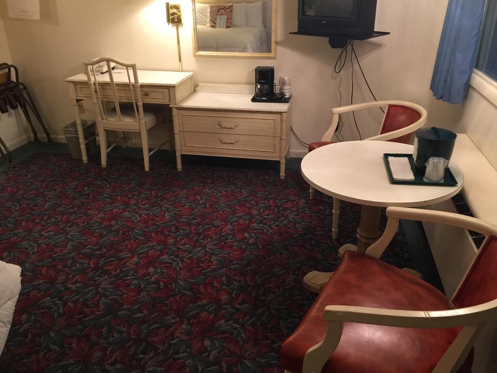 Cedar Motor Inn Marquette Bilik gambar