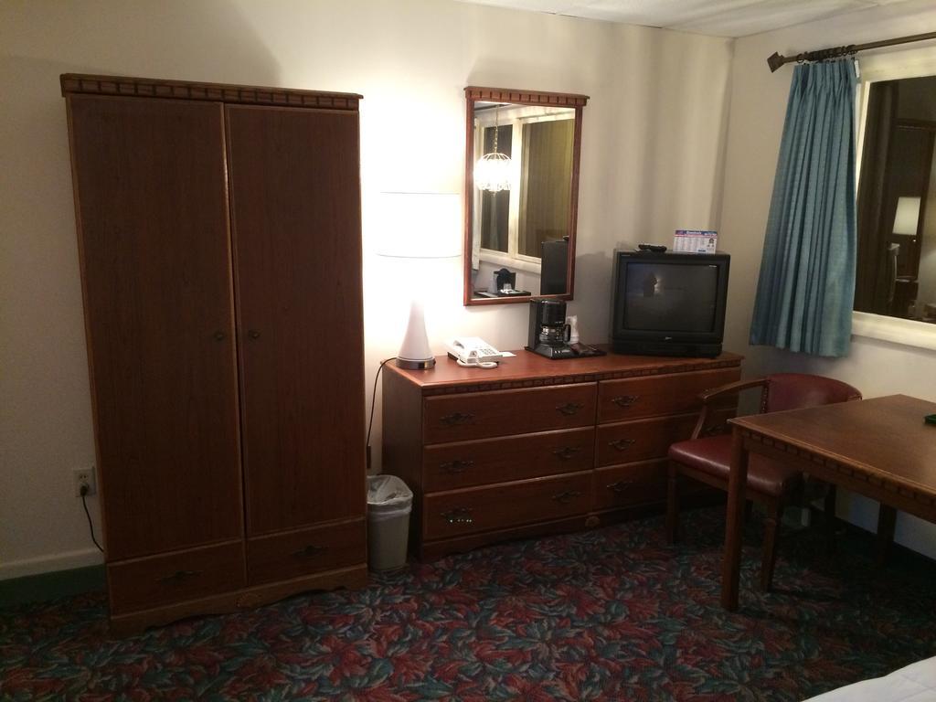 Cedar Motor Inn Marquette Bilik gambar