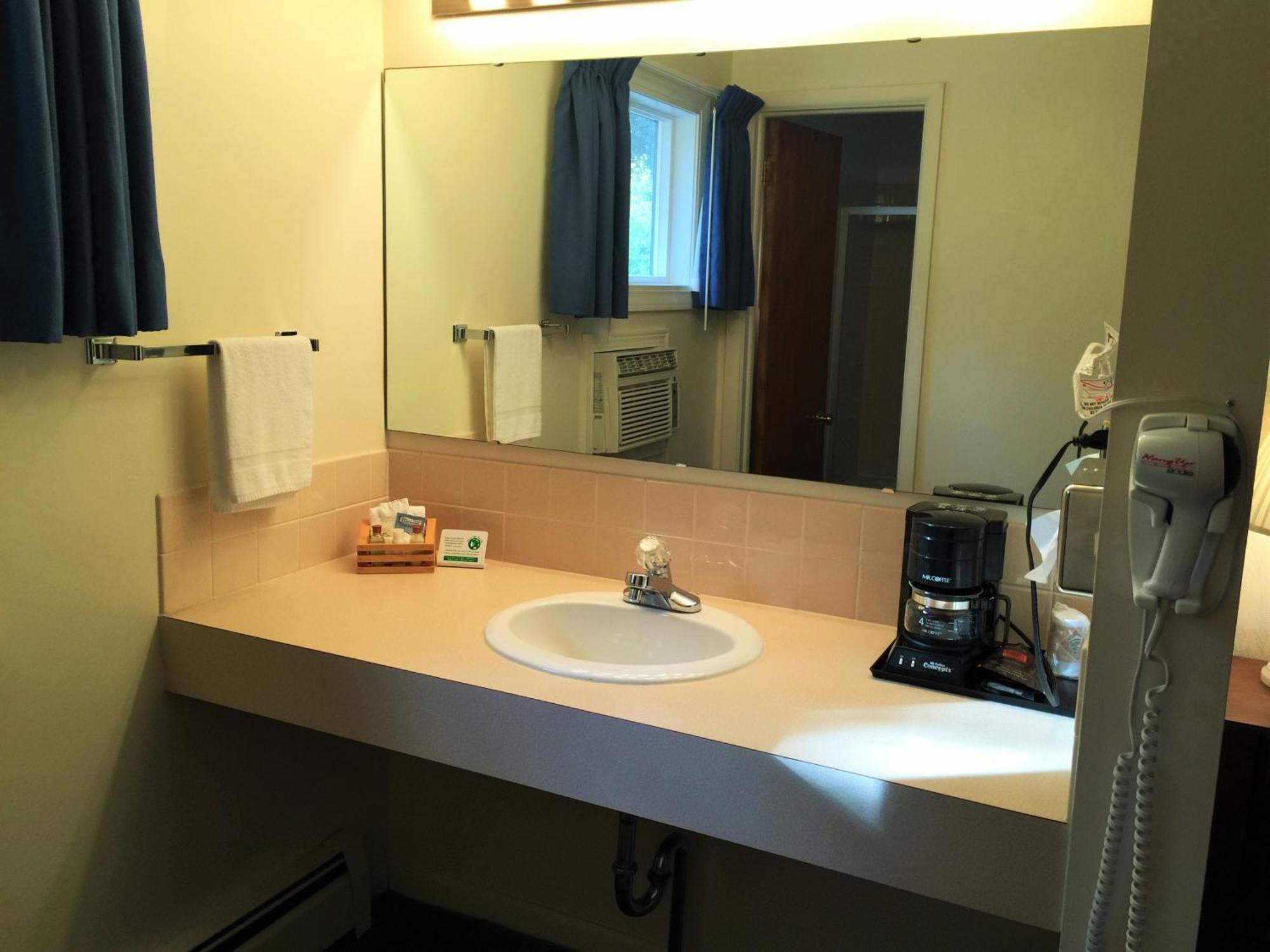 Cedar Motor Inn Marquette Bilik gambar